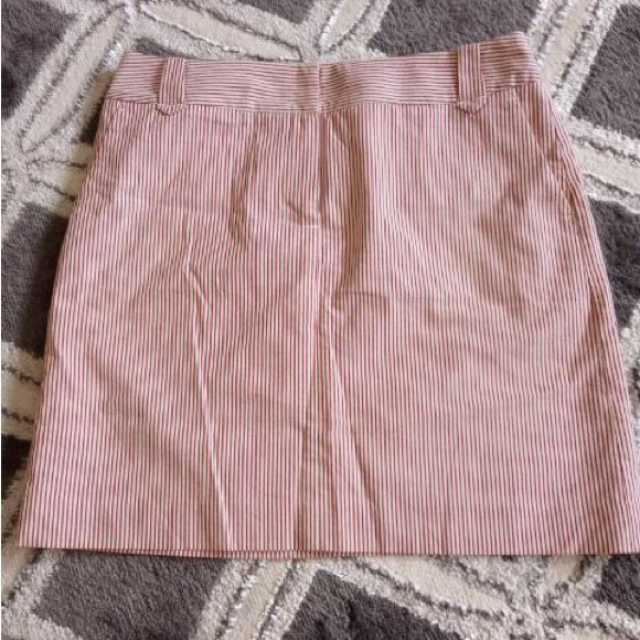 LOFT Dresses & Skirts - LOFT Mini Skirt. Size 2P.